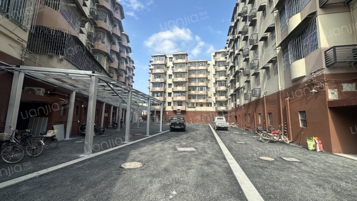 伟业商住大楼外景图