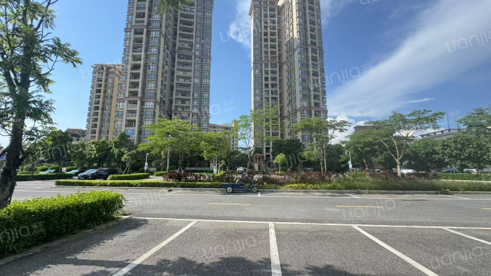 江畔豪庭外景图