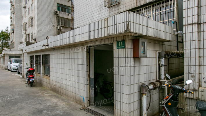 红莲小区外景图