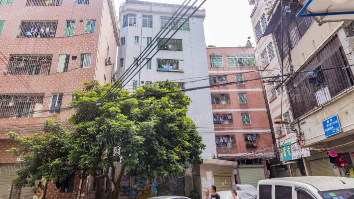 南方医院宿舍外景图