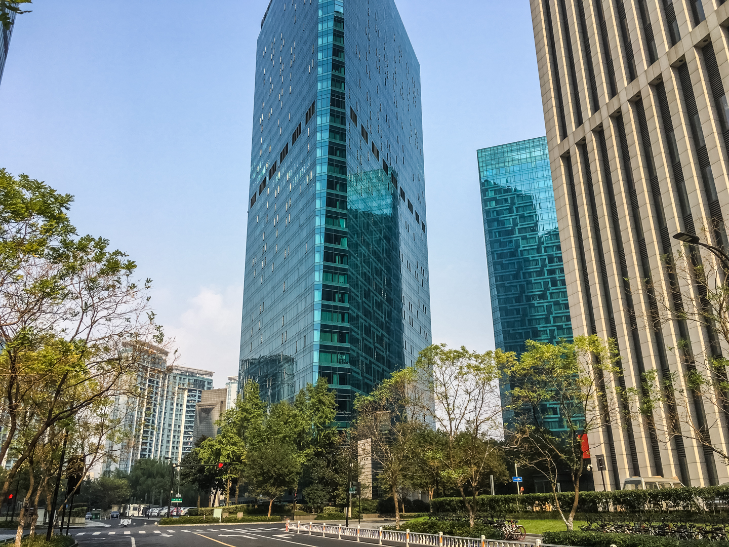  东方君悦小区实景 5