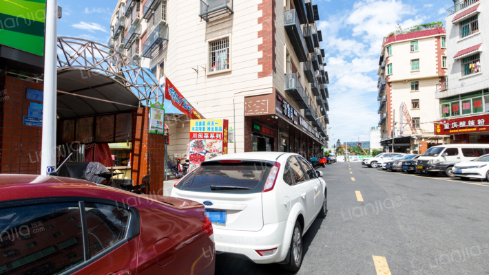 小东山社外景图