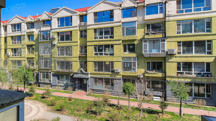 香槟小镇外景图