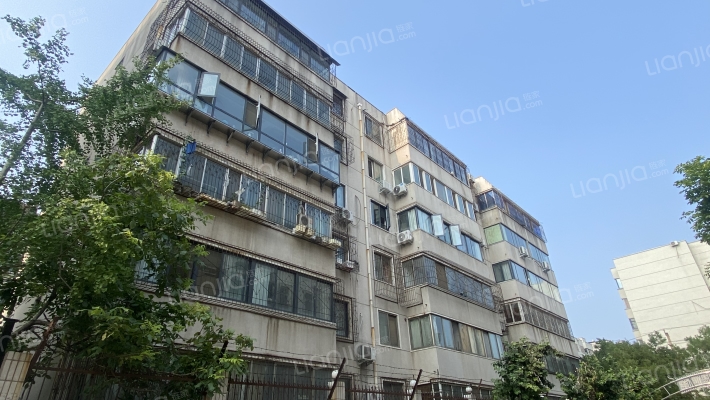 河南省工程咨询公司家属院外景图