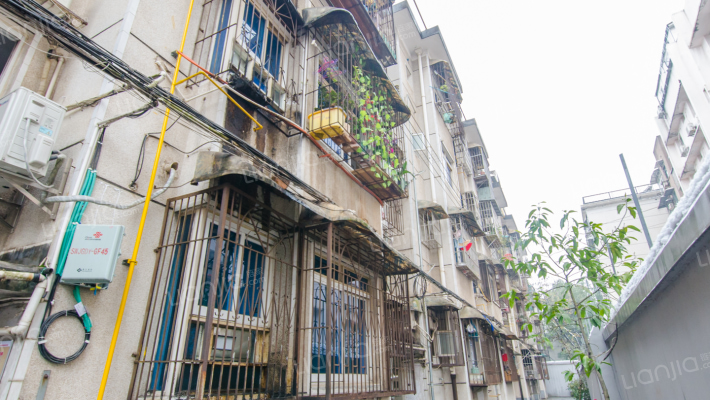 迎宾路电信宿舍外景图