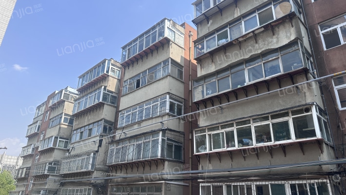 山东建筑大学济王职工宿舍外景图