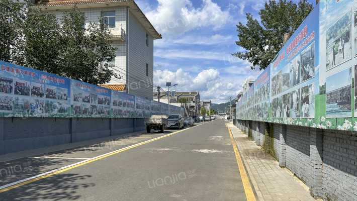 泰胡路22号院外景图