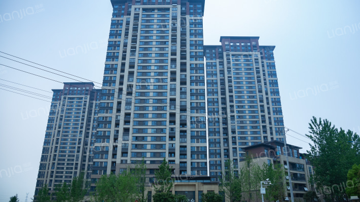 路劲时代城外景图