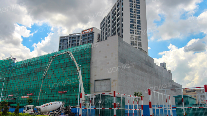 润发广场外景图