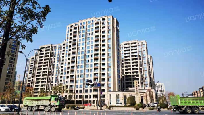 中天富春诚品外景图