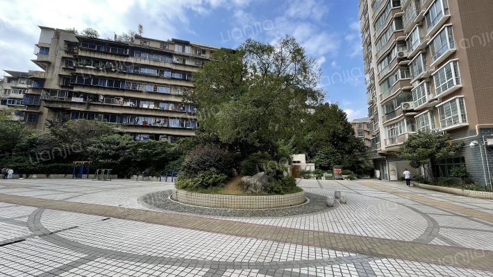 长城小区C座外景图