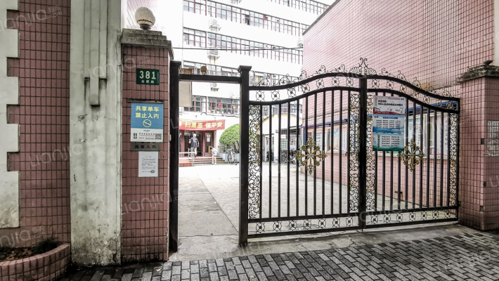 科普大楼外景图