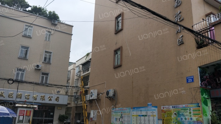 新荔苑小区外景图