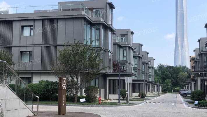 格林府邸外景图