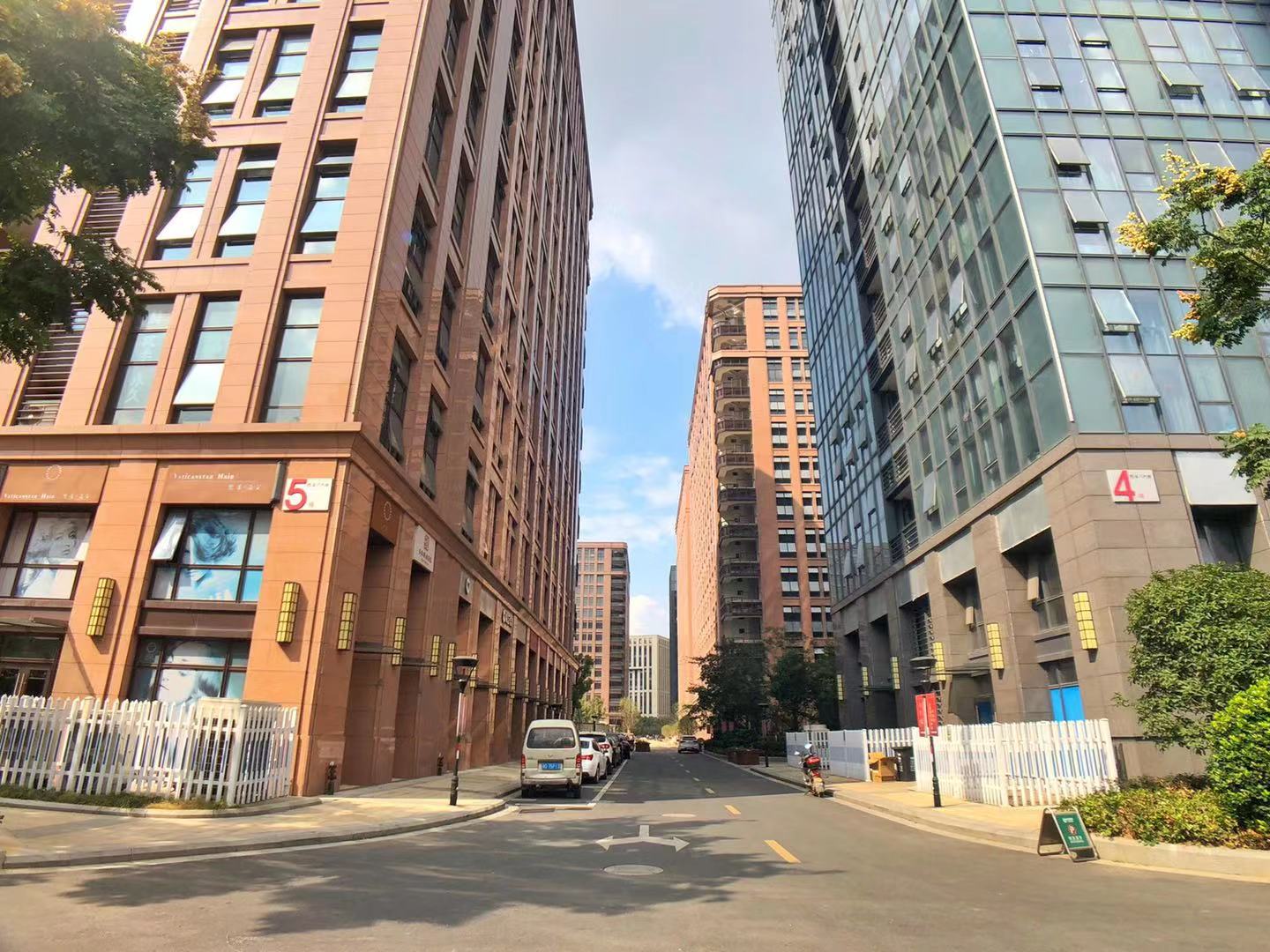 八方城小区实景 4
