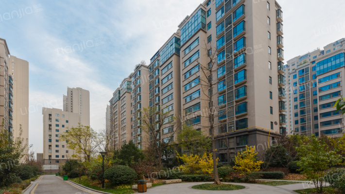 曲江观山悦外景图