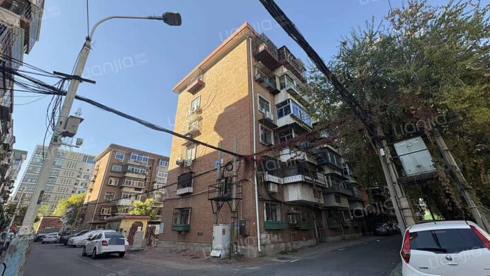 植物园东里外景图