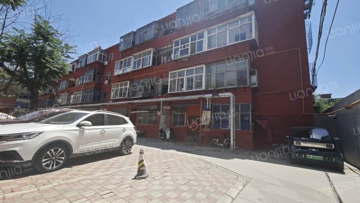 石铁33宿舍外景图