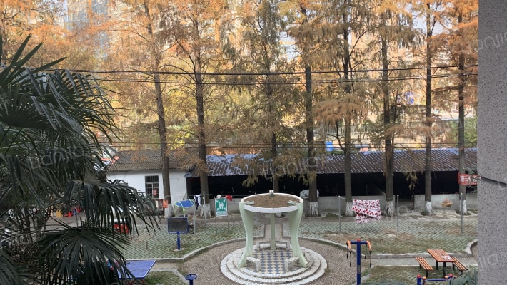 喻家湖社区医疗器械小区外景图