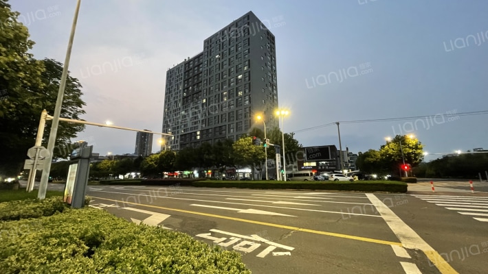 琴湖城市广场外景图