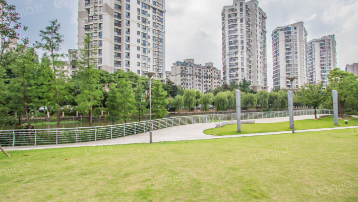 西湖花园外景图