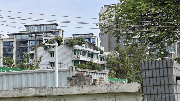 苏坡乳牛场宿舍外景图
