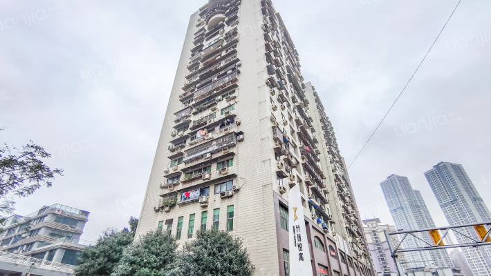 建华大厦外景图