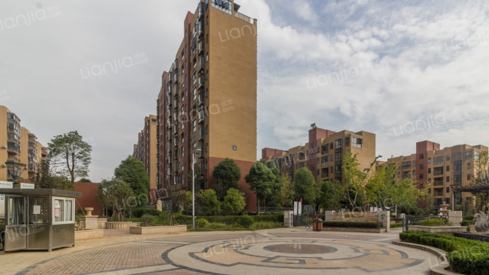 银湖水榭外景图