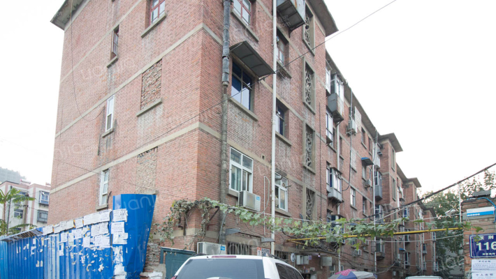 紫荆山路116号院外景图