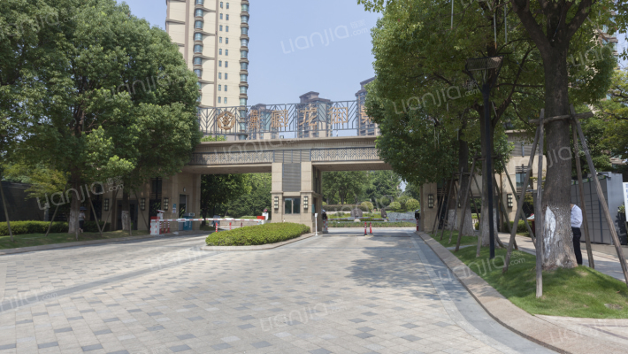 藏龙御景外景图