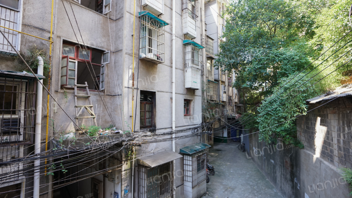 永红村宿舍外景图