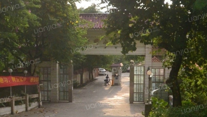 松园山庄外景图