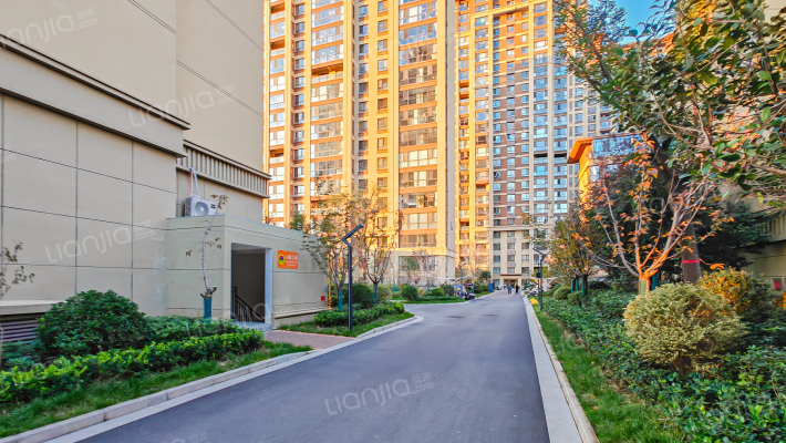 龙记·观园外景图