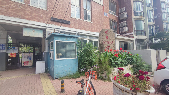 红巾大成小区外景图