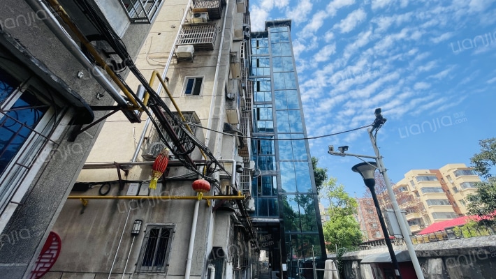 湖南监狱管理局宿舍区外景图