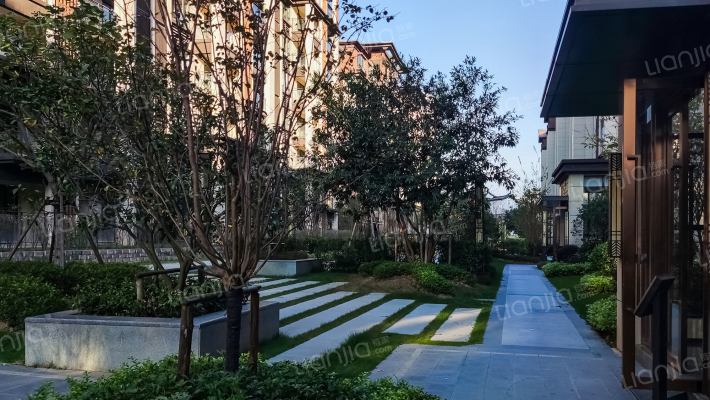 世茂璀璨天宸外景图