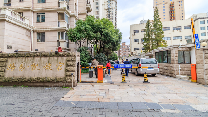 路易凯旋宫外景图