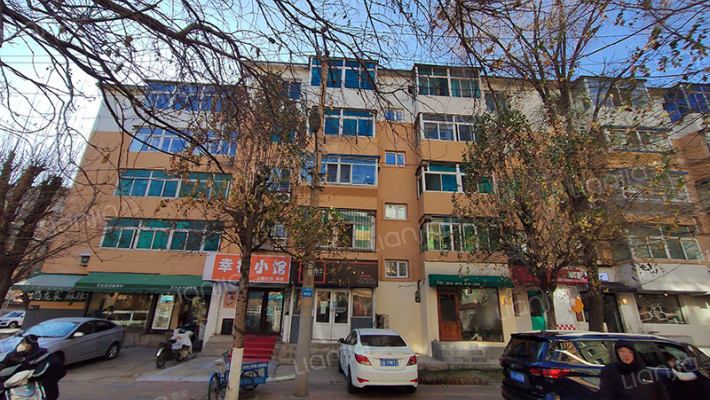 实验家属楼外景图