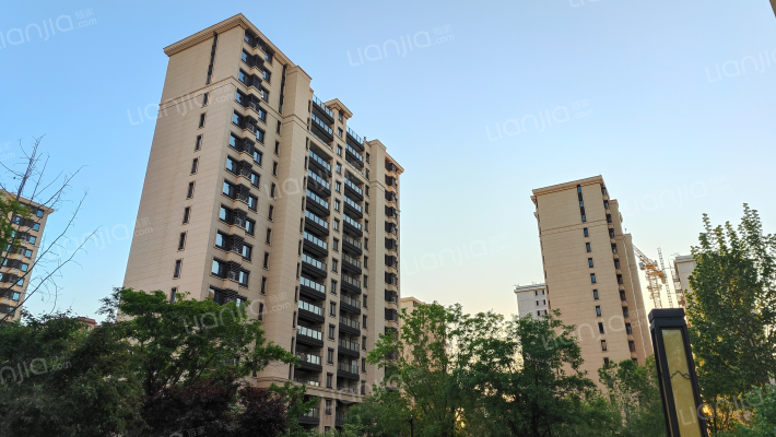 龙湖春江郦城外景图