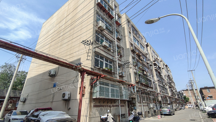 凤凰山路街外景图