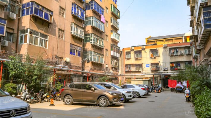 郑烟劳司家属院外景图