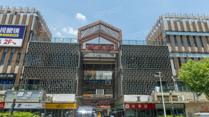 新建区新城吾悦广场外景图