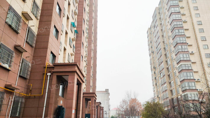 华美瑱苑小区外景图