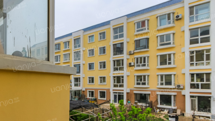 净月花园小区外景图