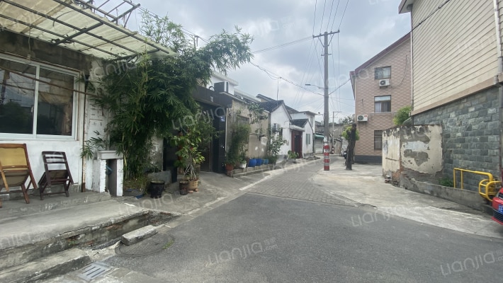 颜港四弄外景图