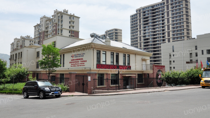 青山绿水外景图