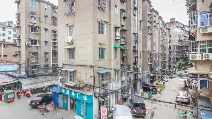 洪都中大道商苑小区外景图