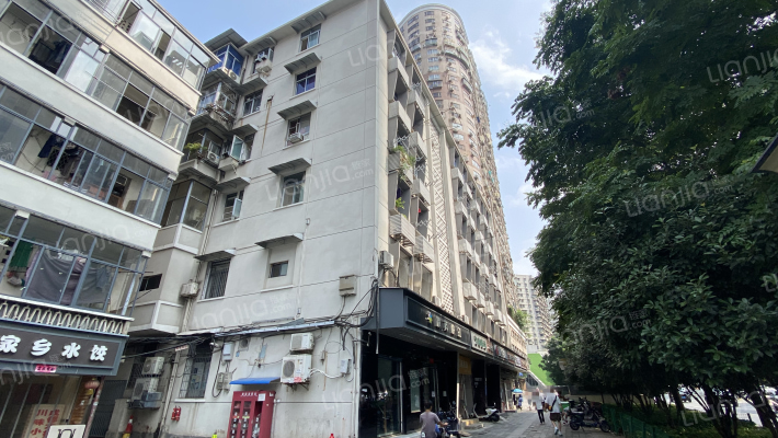 球场街38号外景图