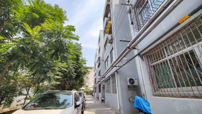 历城区水利局宿舍外景图