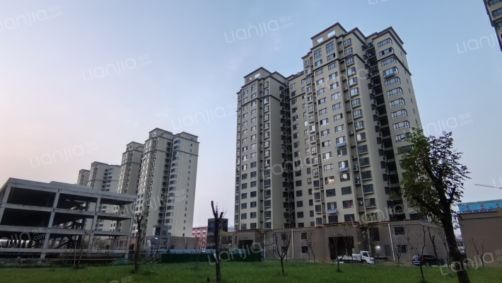 星湖国际花园外景图